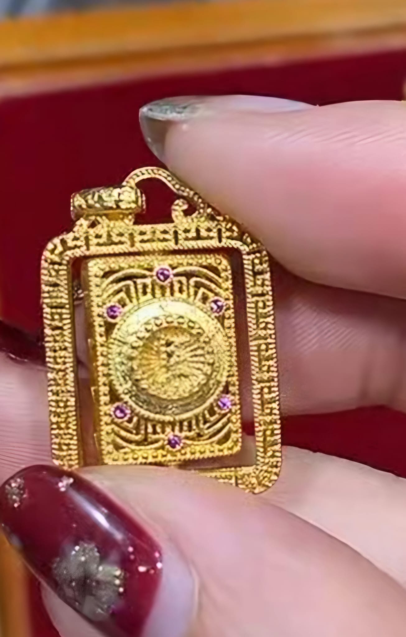PENDENTIF